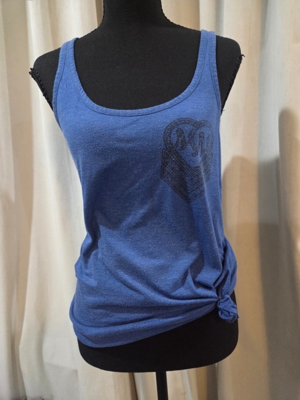 Y2K Metal Mulisha Blue Scoop Neck Women's Tank Top with Heart Graphic